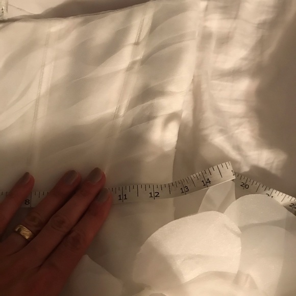 White Vera Wang Wedding Dress size 4 adjusted - Picture 13 of 14